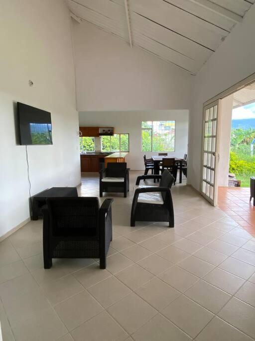 Holiday home Hermosa En Chinauta *